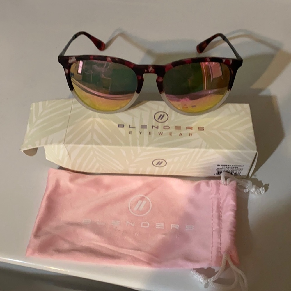 Blenders sunglasses Nina Davina
